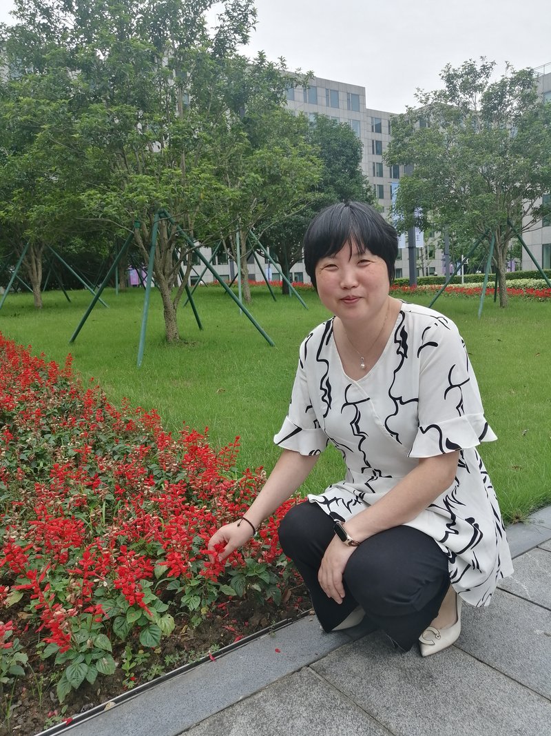 雨秋莹儿